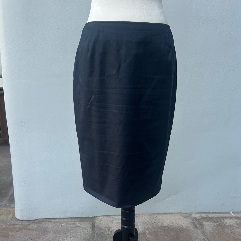 AKRIS Designer Black Pencil Knee Midi Length Skirt Flare Back size 6